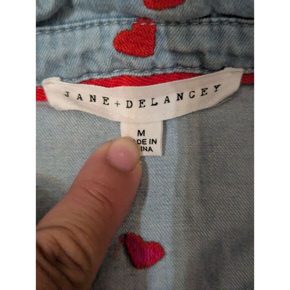 Jane + Delancey Heart Embroidered Chambray Shirt Medium Blue Denim Cotton - Picture 2 of 5